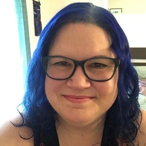 Meet your Posher, Holley